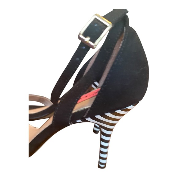 Betsey Johnson Fluer Dress high heel flowery Sandals size 9. Unique - Picture 6 of 11